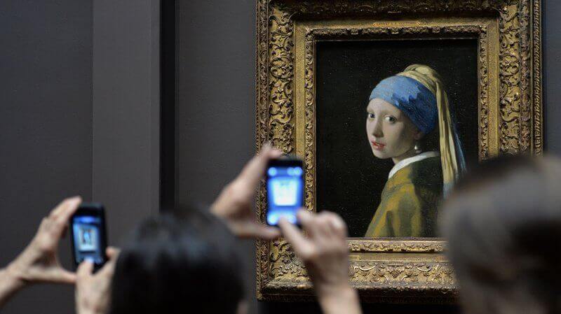 The Girl with a Pearl Earring Museum Photo